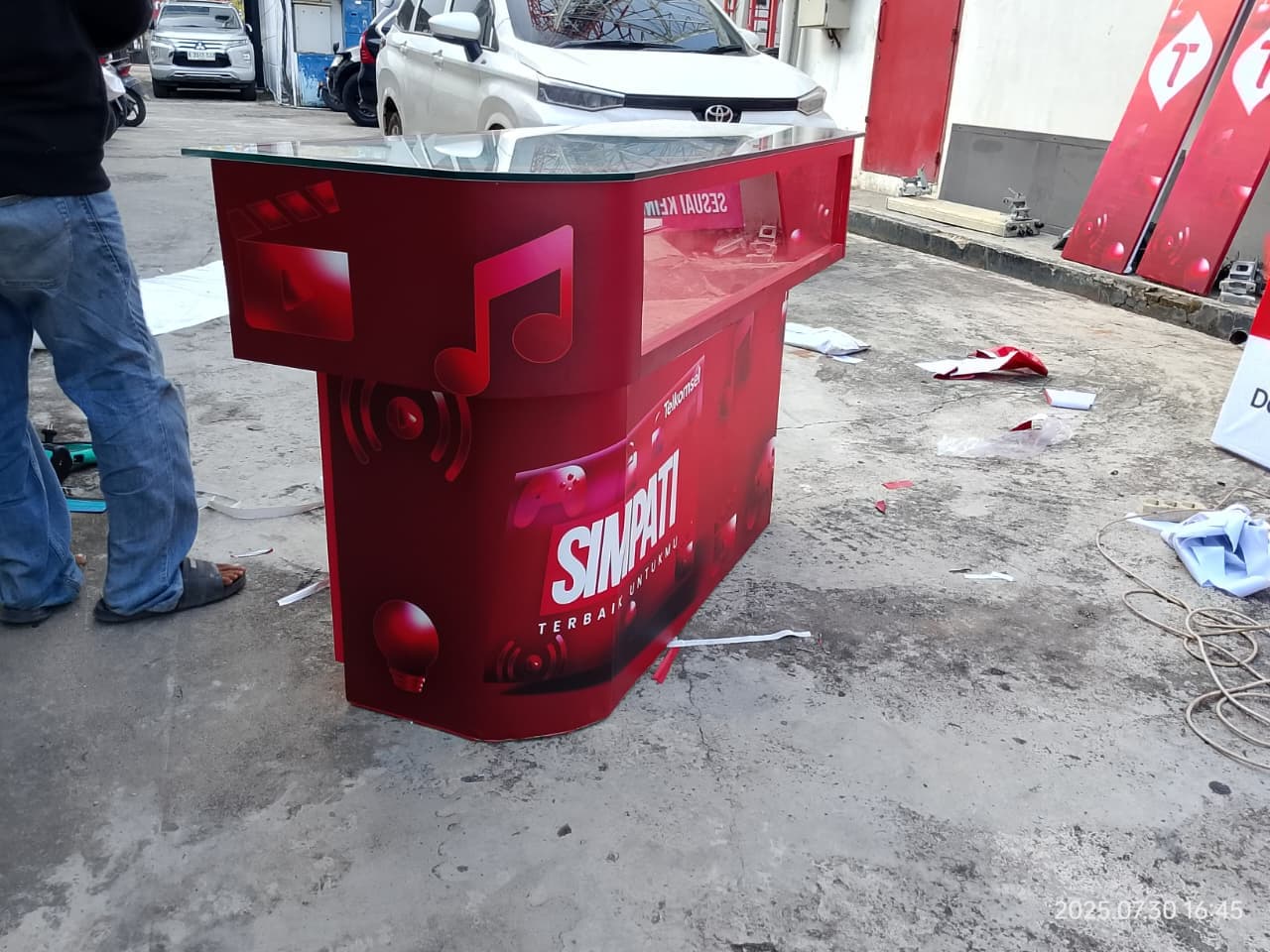 Branding Meja & Etalase 2
