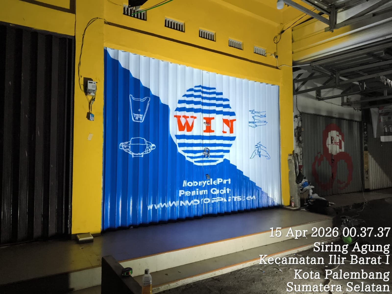 Branding Rolling Door 3